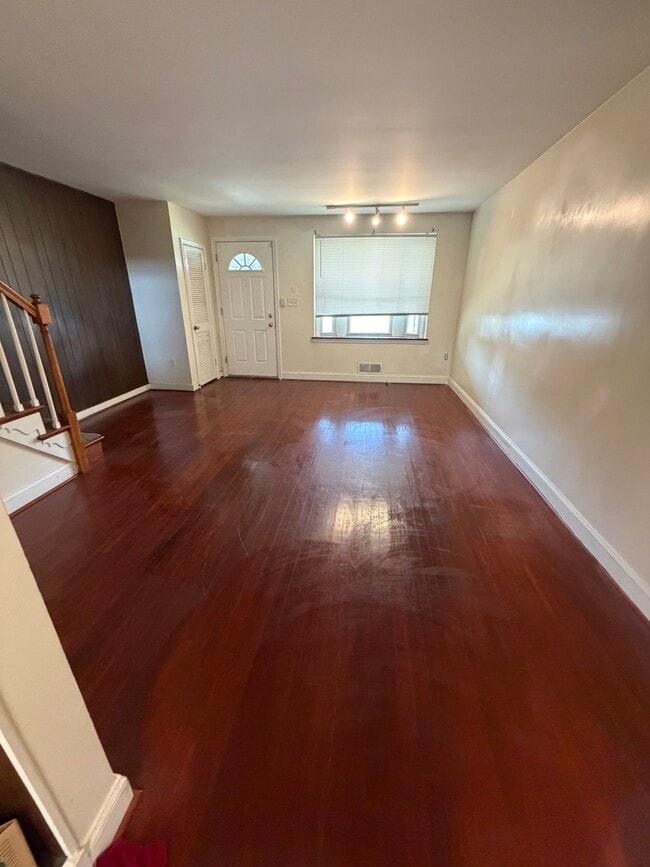 Foto del edificio - 7926 Kavanagh Rd