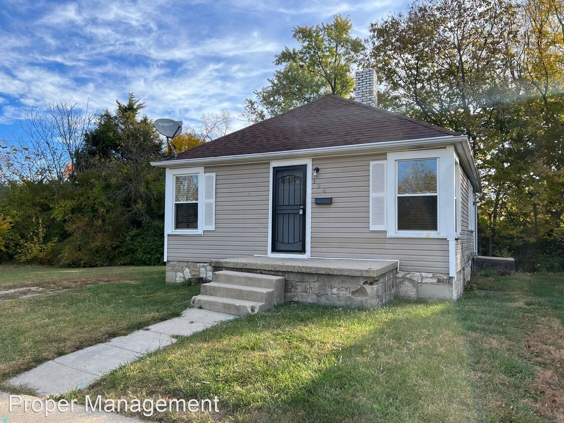 2 br, 1 bath House 124 N Upland Ave House Rental in Dayton, OH