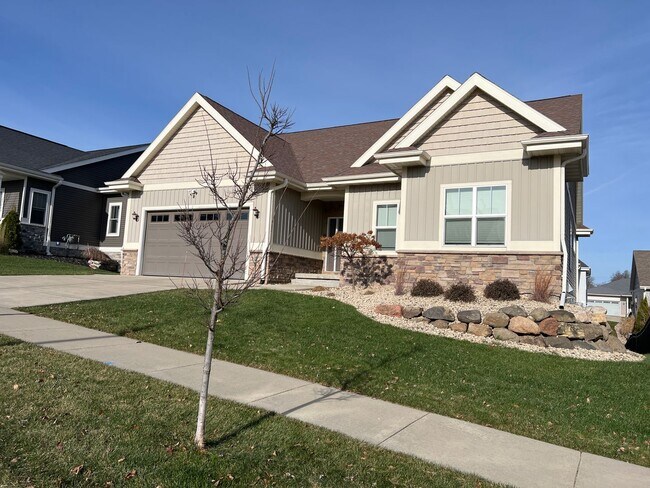 Foto del edificio - 8916 Pine Hollow Pl