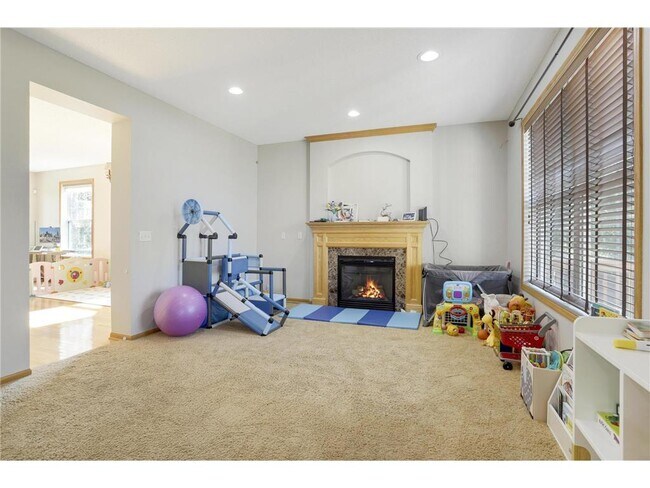 Foto del edificio - 5325 Empire Ln N