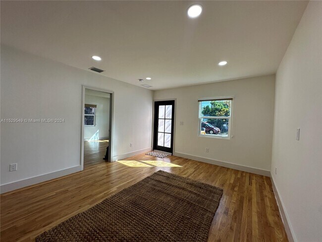 Building Photo - 281 NE 57th St