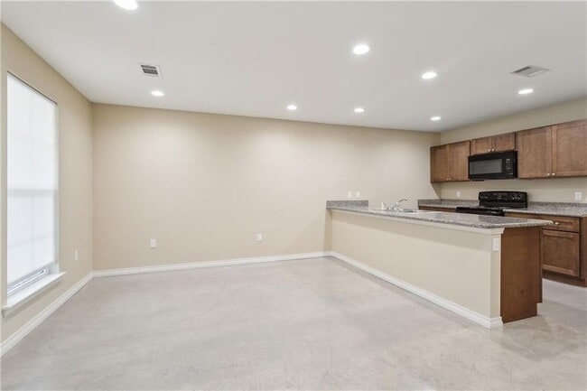 Building Photo - 72198 Formosa Dr