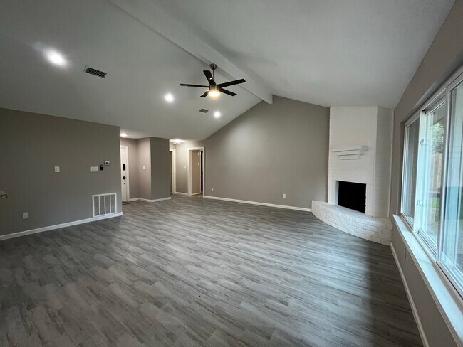 Foto del edificio - 6223 Brookgate Dr