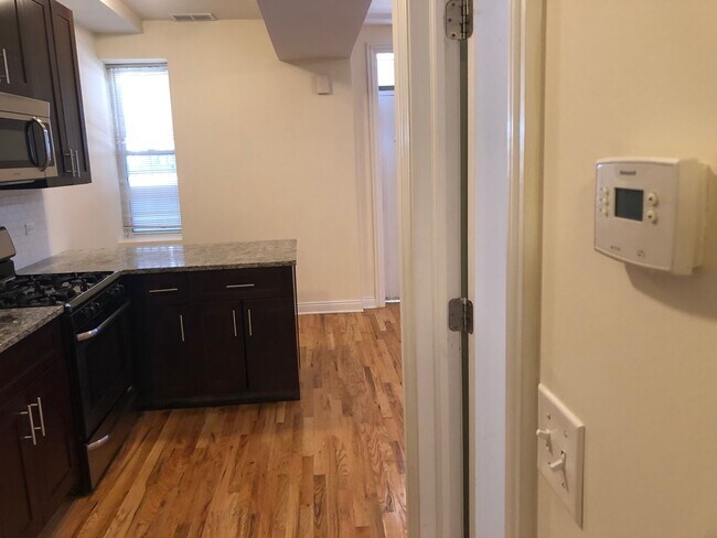 Foto del edificio - 1318 N Wood St