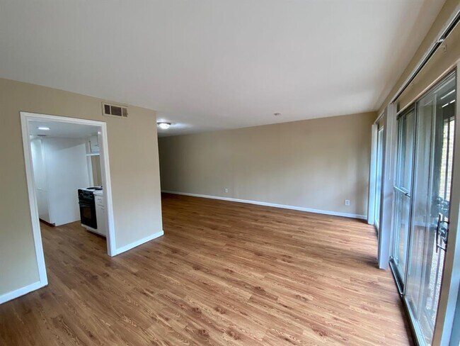 Building Photo - 3916 Mandell St