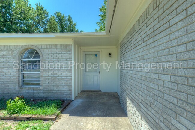 Foto del edificio - For Lease | Sand Springs | Available Now!