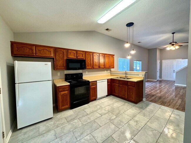 Photo - 639 Burton Ln House