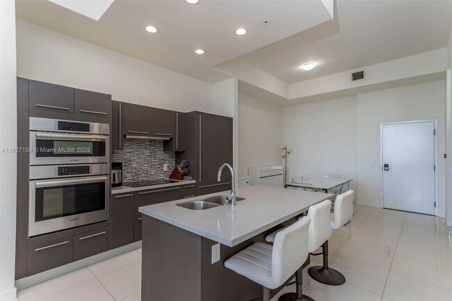 Building Photo - 7825 NW 107th Ave