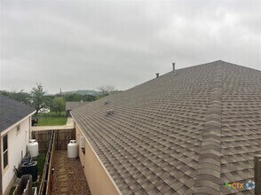 Building Photo - 615 Hummingbird Hill