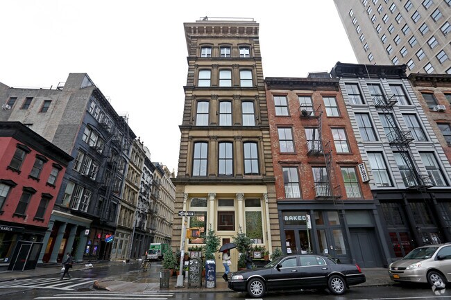 Building Photo - 281 Church St