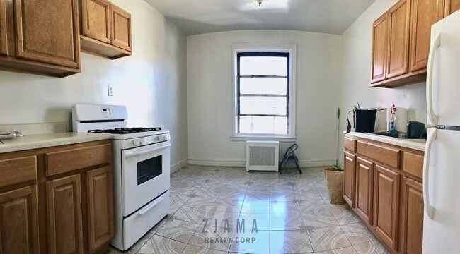 Foto del edificio - 275 Linden Blvd