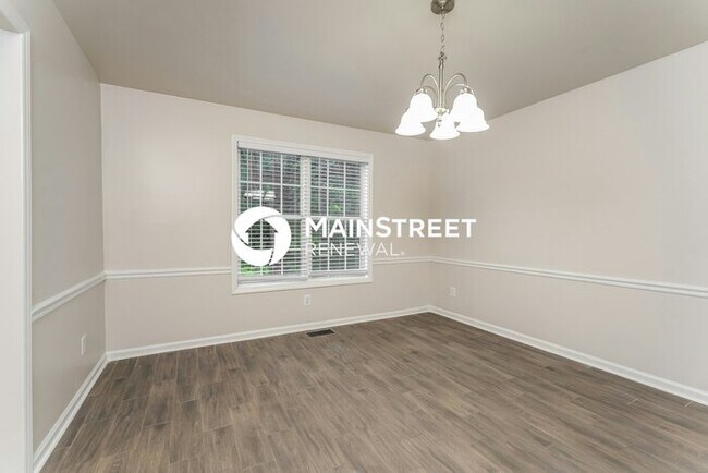 Foto del edificio - 3 Bedroom Pet-Friendly Home in WINSTON SALEM, NC with Main Street Renewal