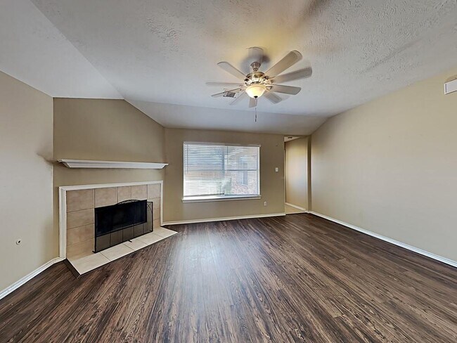 Building Photo - 2513 Cloudcroft Dr