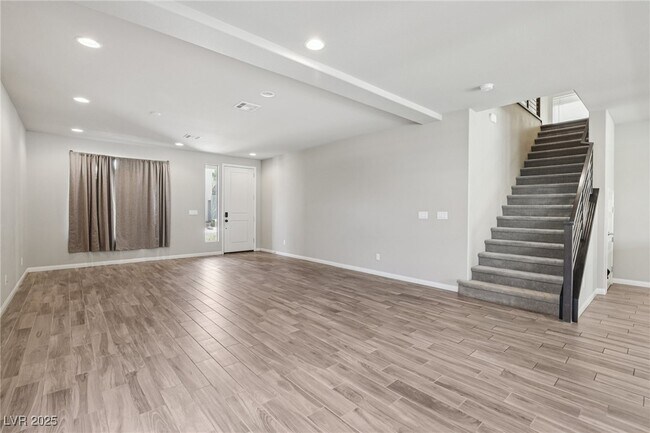 Foto del edificio - 5947 Rockway Glen Ave