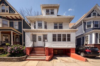 Building Photo - 163 Jewett Ave