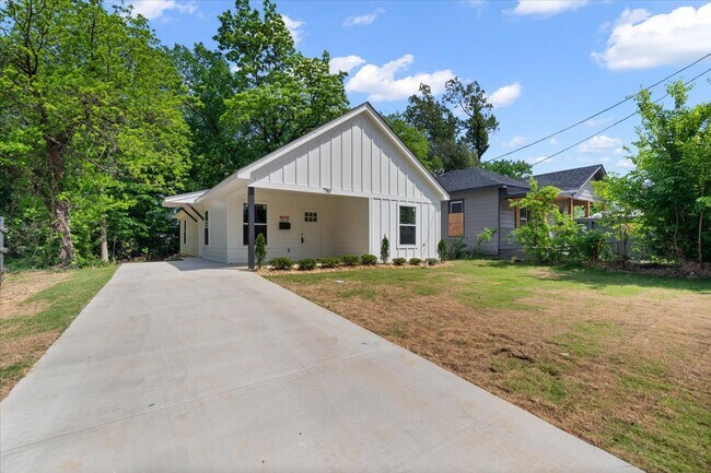 Building Photo - 750 Barrett Pl