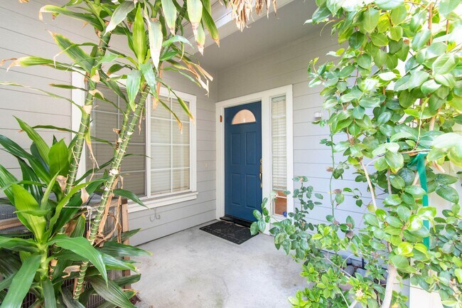 Foto del edificio - Amazing Downtown Campbell Location * Hardw...