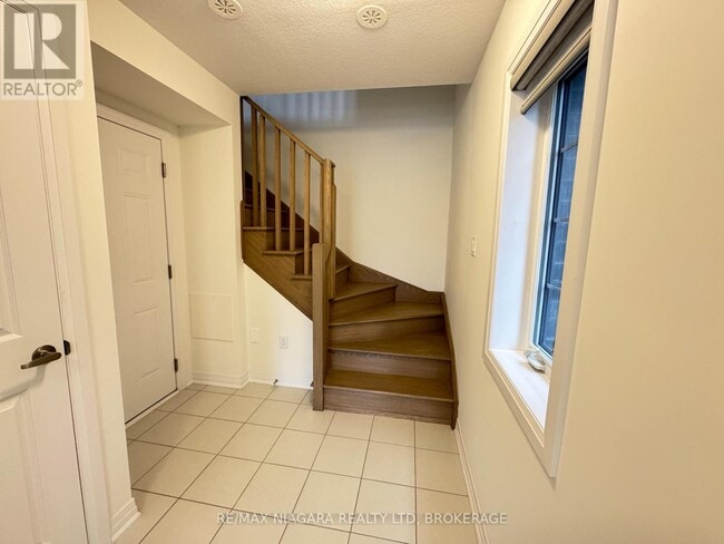Building Photo - 55 Gunnel Rd