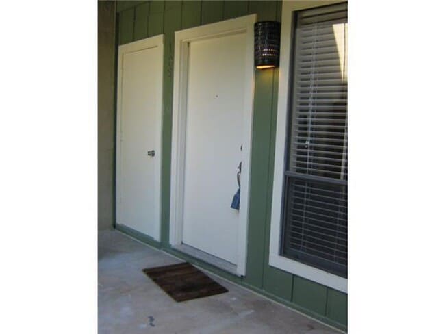 Building Photo - 1 Bedroom Condo in the Heart of Austin