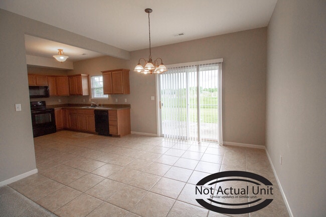 Building Photo - 5000 Derby Ridge Dr