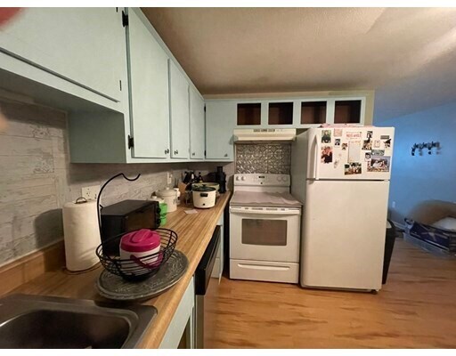 Building Photo - 39 Pleasant St