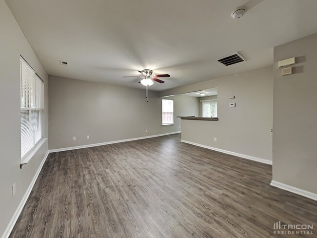 Foto del edificio - 4406 Cochran Farm Ln