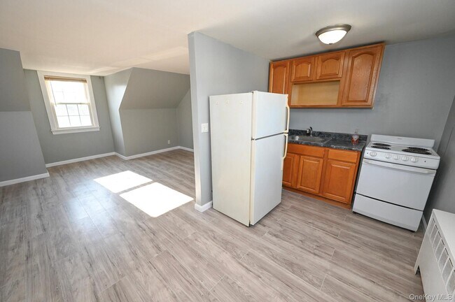 Foto del edificio - 1174 Russell St