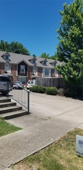 Photo - 1773 N Chestnut Ave Townhome