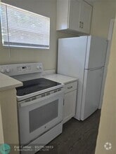 Building Photo - 1719 Lauderdale Manor Dr