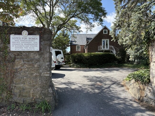 Building Photo - 700 Steamboat Rd