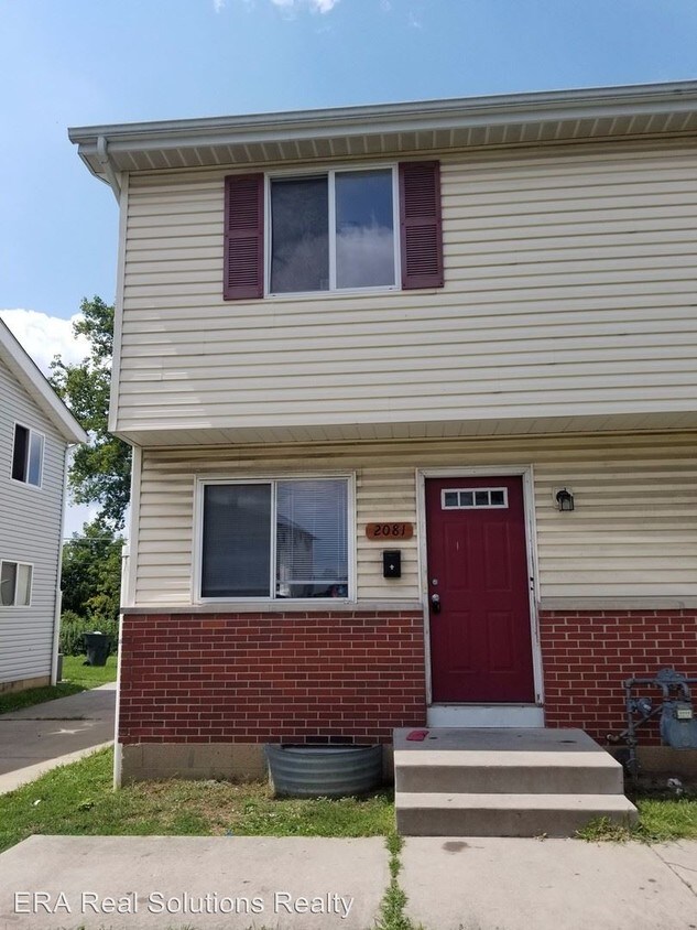 Primary Photo - 2081 Grasmere Ave
