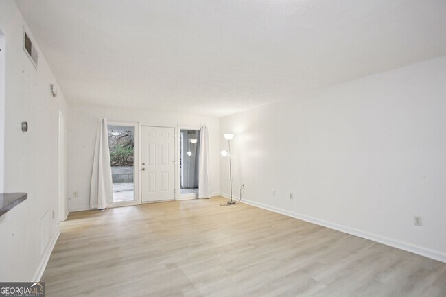 Foto del edificio - 1150 Collier Rd NW