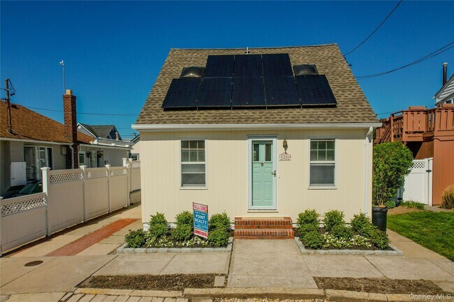 Foto del edificio - 23 Garden City Ave