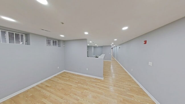 Photo - 1831 W Diamond St Apartment