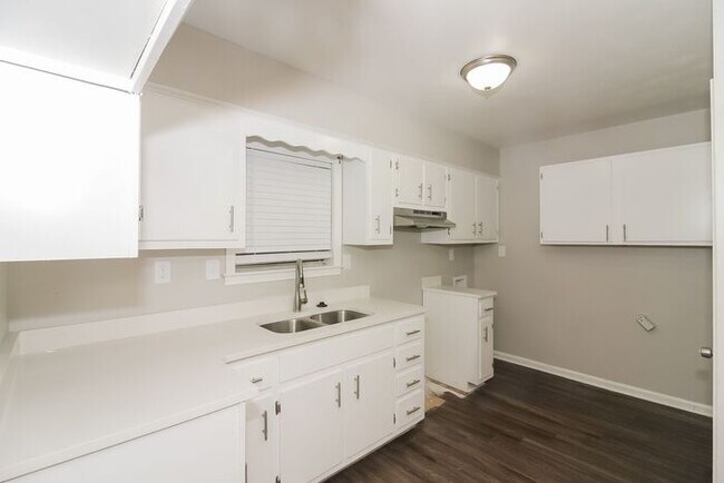 Foto del edificio - Renovated Home for Rent In Raleigh!
