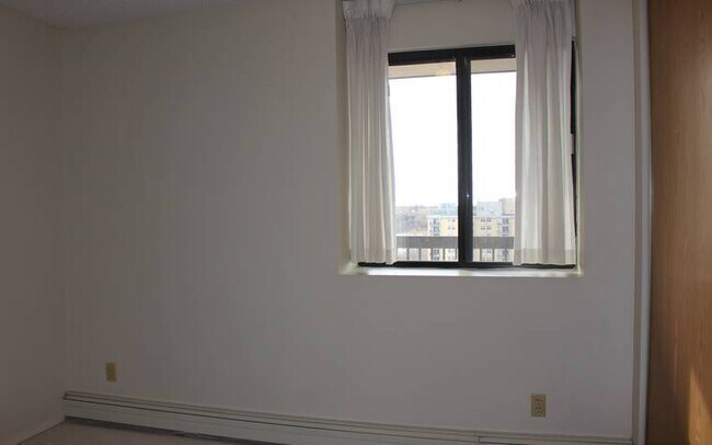 Building Photo - 311 6th Ave N