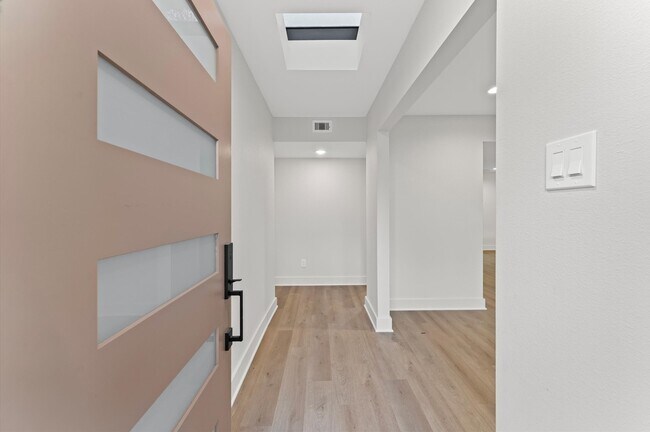 Foto del edificio - 10607 Overbrook Ln