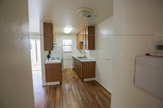 Entrada principal/cocina del apartamento - Forest West Apartments