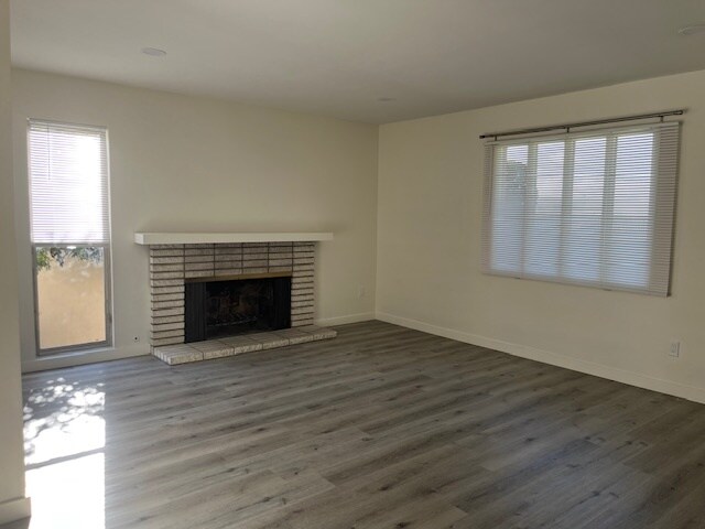 Sala de estar - 6165 Del Paso Ave