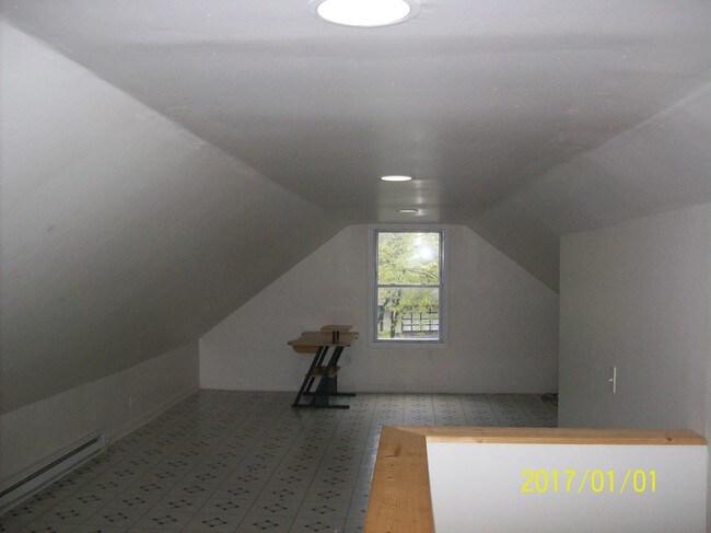 Foto del edificio - 14930 E Riverside Dr