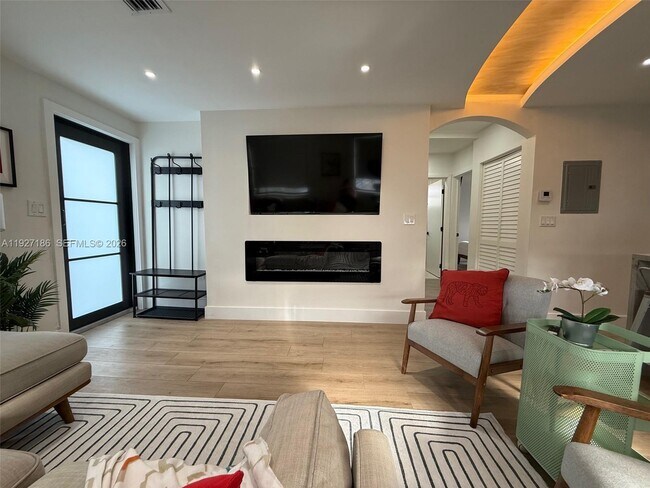 Building Photo - 1716 SW 11th St