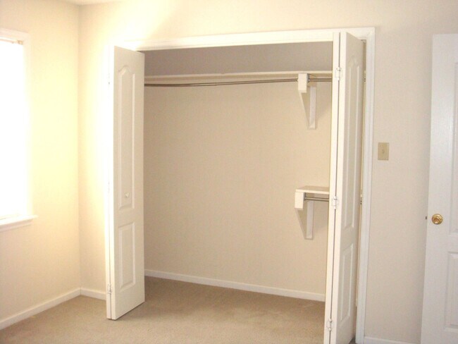 Foto del edificio - 1537 Woodard St