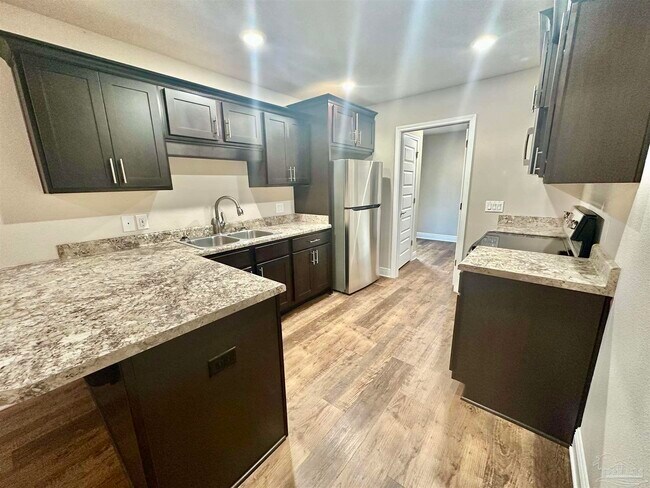 Building Photo - 7797 Ira Dr