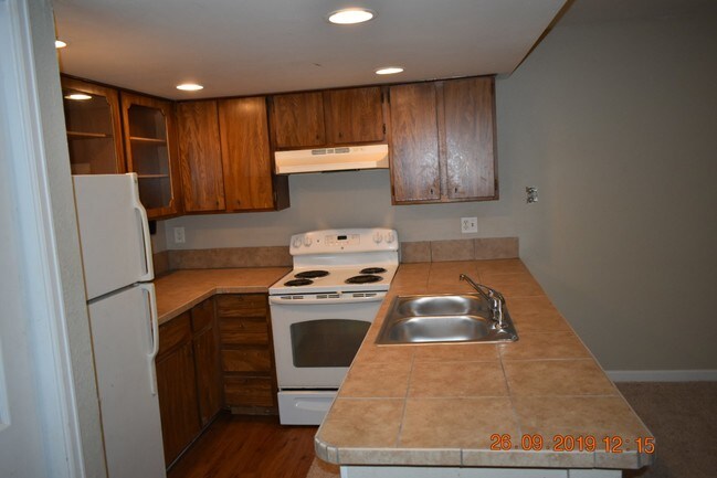 Building Photo - 17093 E Tennessee Dr
