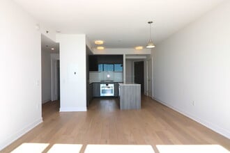 Building Photo - 338 Main St