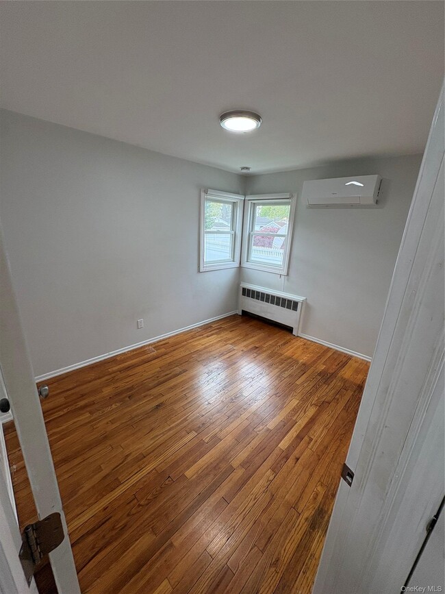 Foto del edificio - 37 Bainbridge Ave