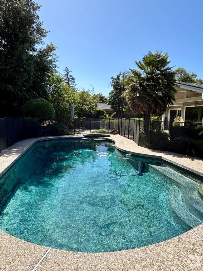 Building Photo - 1208 Rockhaven Dr