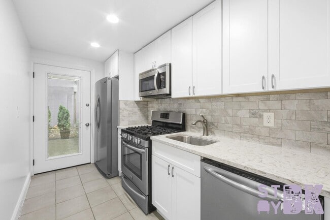 Photo - Albany Avenue Townhome