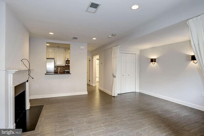 Foto del edificio - 2022 N St NW