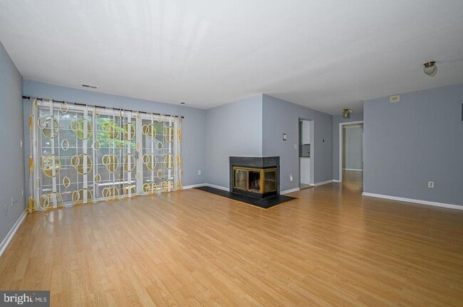 Building Photo - 115 Cascade Ct